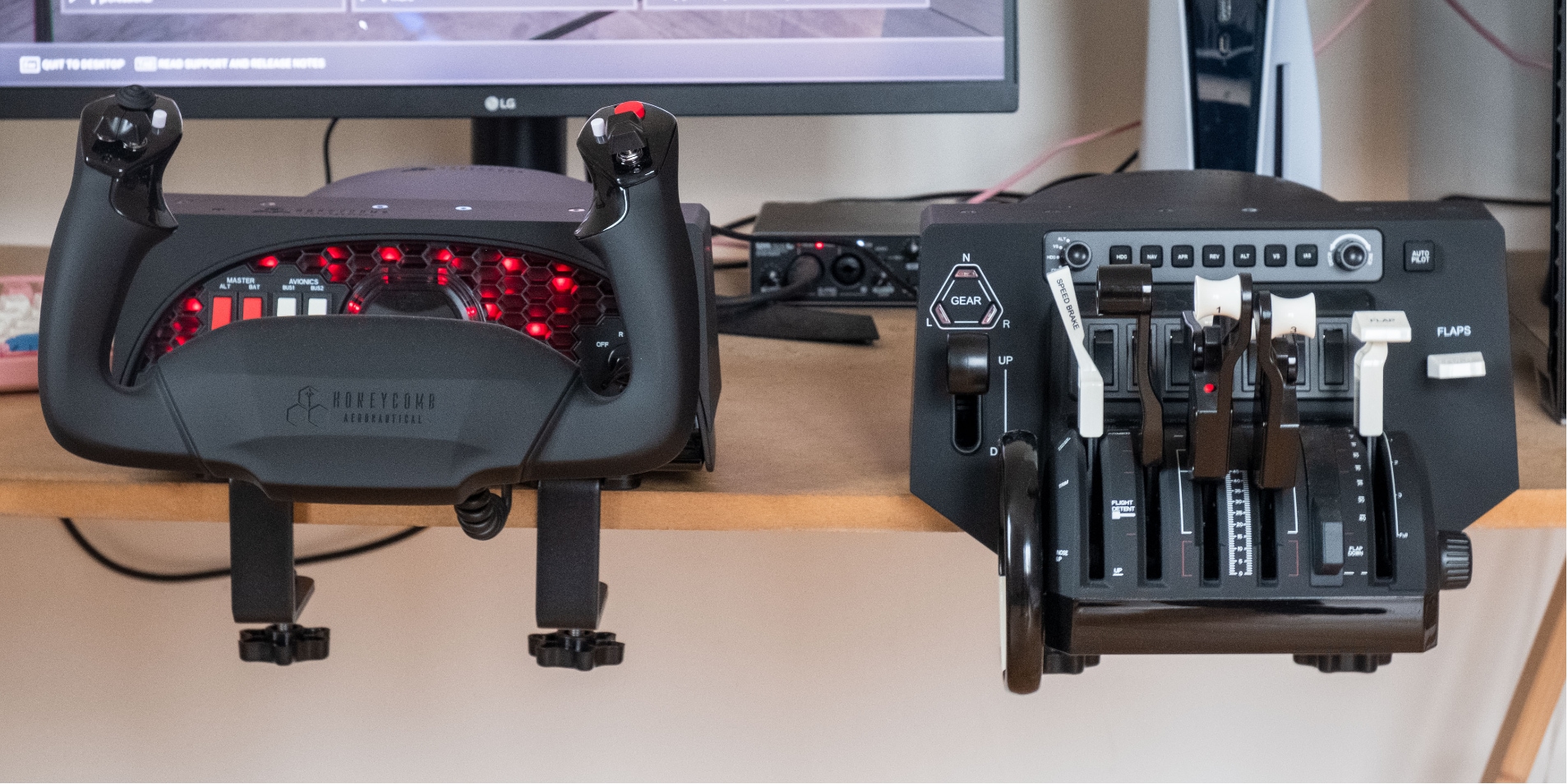 Honeycomb land for hobby pilots: Alpha and Bravo from Honeycomb 