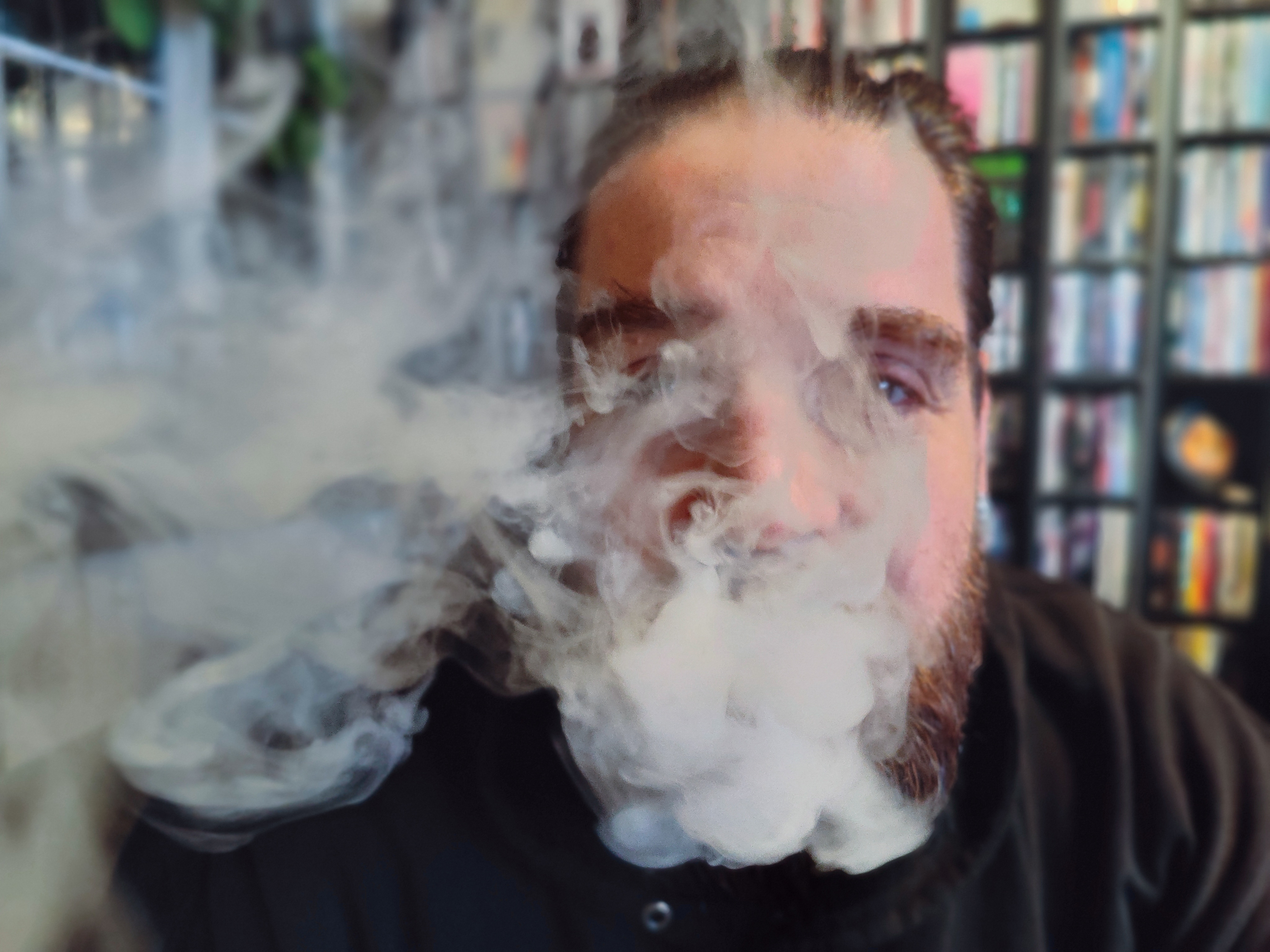 est-ce que la fumée de cigarette électronique tache les murs Vrai ou faux : la cigarette électronique est-elle un danger pour la santé ? main image 1