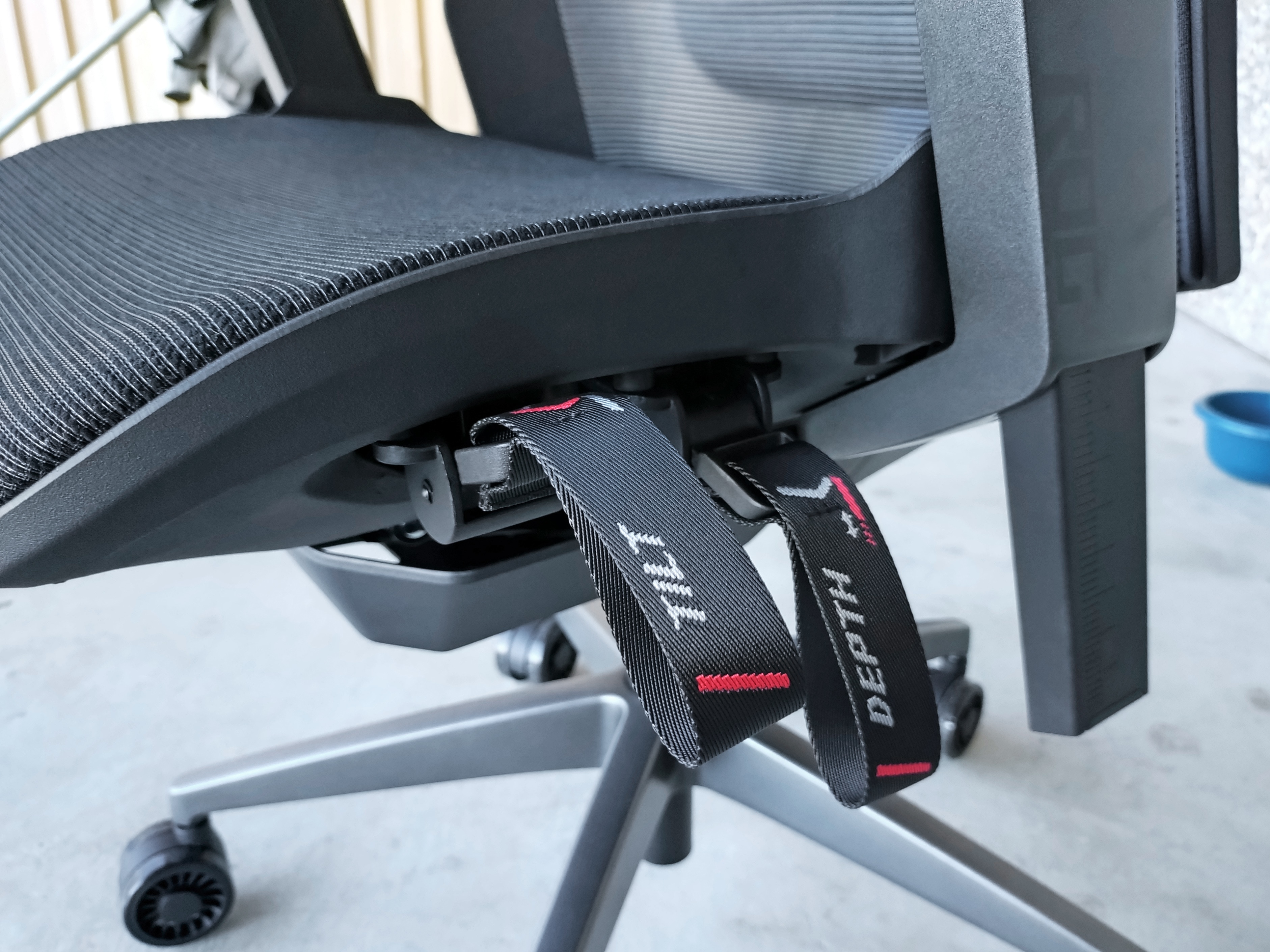 Asus ROG Destrier Ergo gaming chair test Galaxus