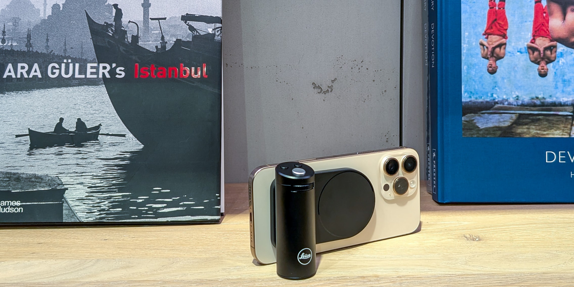Leica Lux Grip : une poignée d'appareil photo pour l'iPhone - Galaxus