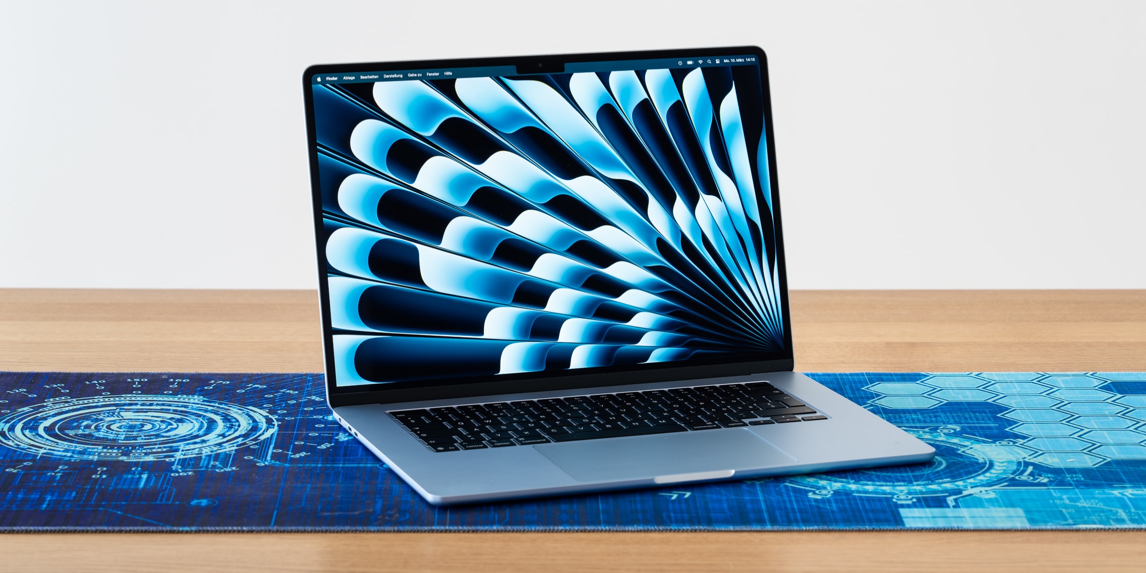 MacBook本体 Apple MacBook Air M4 MacBook Air M4: The Complete Review of the New Model - TechToro