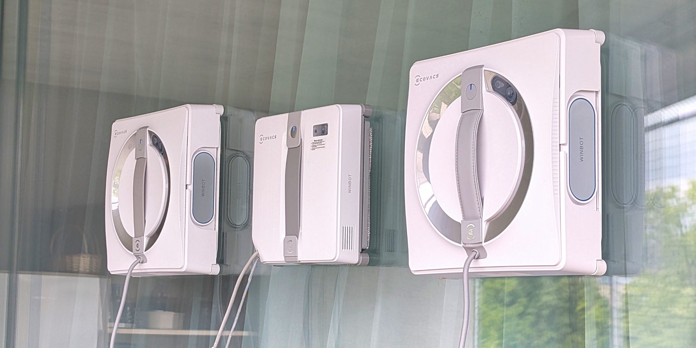 A comparison of Ecovacs latest Winbot releases - Galaxus