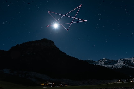 Photo 4: a star in front of the moon. ISO 100 f4 44 second exposure.