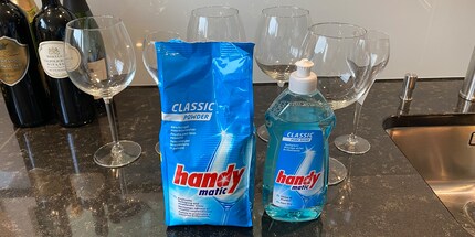 Choosing the right dishwasher detergent and rinse gloss is important.