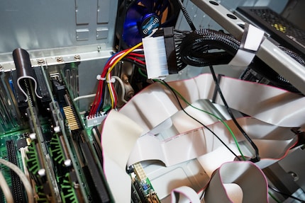 P8 et P9 de l'adaptateur ATX vers AT sont dans la carte mère.