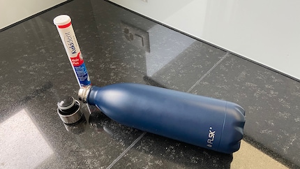 Le goulot de ma bouteille FLSK est trop petit pour le lave-vaisselle. J'utilise donc des pastilles de nettoyage pour la laver.