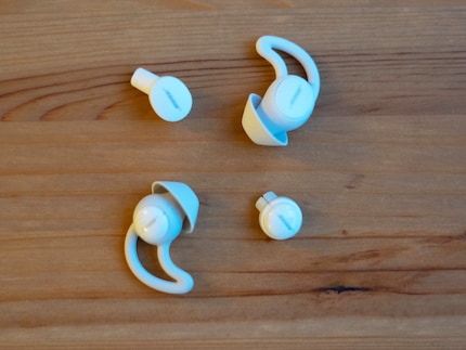Les nouveaux en haut, les anciens en bas. Les Sleepbuds 2.0 sont légèrement plus gros.