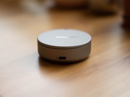 Le boîtier est élégant et est doté d'un port USB C.