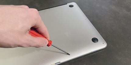Pour ce genre de vis, vous avez besoin d'outils spéciaux.