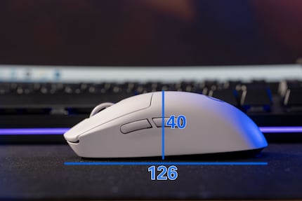 Les dimensions de la Pro X Superlight en millimètres.