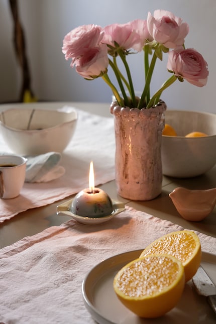 I’ve been satisfying my hunger for «eye candy» through place mats lately.