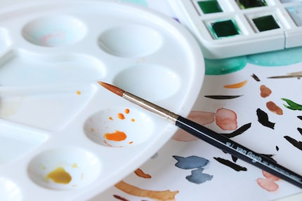 Mixed colours are best tested on a separate piece of paper first.