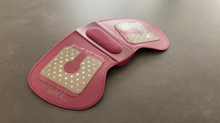 Les coussinets ont l’air un peu abîmés après quatre jours d’utilisation. J’en prends bien soin pour qu’ils restent propres et adhésifs le plus longtemps possible.