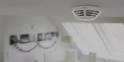 The smoke detector from Bosch warns you of dangerous smoke development. Image source: bosch-smarthome.com