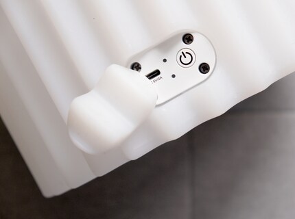Le fonctionnement se fait sur l'appareil et non par le biais de Bluetooth.
