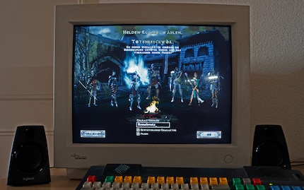 Diablo II est super addictif –surtout quand on joue sur un vieil écran CRT de 21 pouces (un Fujitsu Siemens 21P4) à une luminosité maximale de 115 nits.
