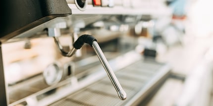 Essuyez et rincez brièvement la buse à vapeur après chaque utilisation.