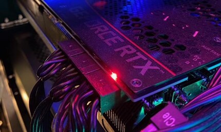 Plusieurs joueurs de la version bêta signalent des cartes graphiques en surchauffe et parfois même cassées. La plus touchée semble être la EVGA GeForce RTX 3090 FTW3. Une fois cassée, seule la lumière rouge reste allumée.
