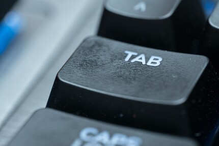 Les keycaps attirent la graisse et la poussière comme par magie.