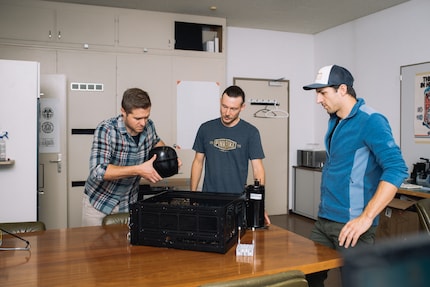 Should the housing be installed horizontally or vertically? Which compressor should go in? Questions the ThermodyamX team has to face.