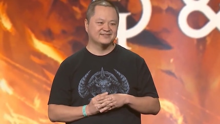 Cheng’s patronising, «Do you guys not have phones?» became a meme overnight. Image: Blizzard