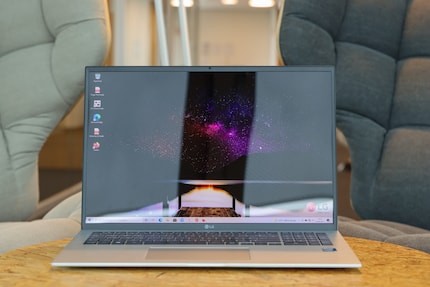 I find the reflections on the display annoying.