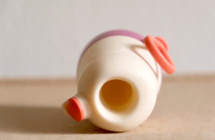 Le silicone attire magiquement la poussière.