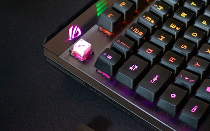 Le commutateur ROG RX RED se déclenche optiquement.