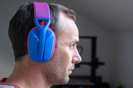 Finally, a headset for small-headed folk such as me.
