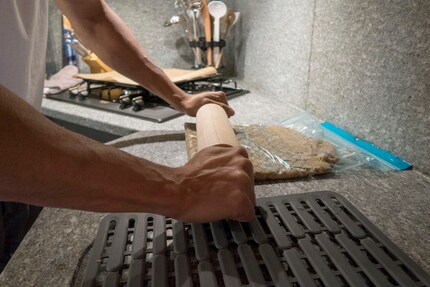La pâte à biscuits a été préparée par sa mère à Coire.