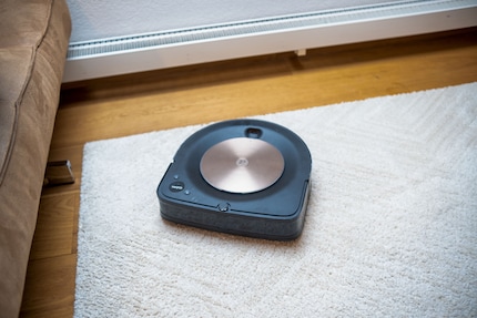 Röbi nettoie très bien les tapis.