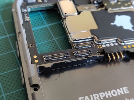 Les petites broches permettent de connecter les différents modules.