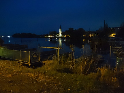 Il a fallu plusieurs tentatives pour obtenir une photo de nuit acceptable.