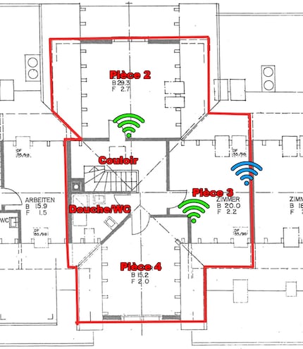 Le deuxième étage. L'icône WiFi bleue indique l'adaptateur supplémentaire du système Mesh WiFi 6. Pour ce dernier, l'icône verte dans la pièce 3 représente l'adaptateur de distribution (sans WiFi).