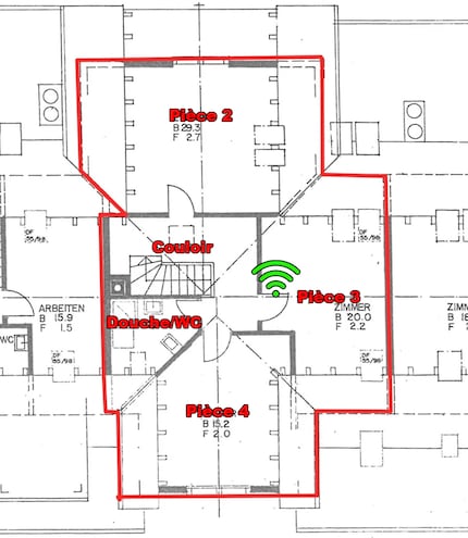 Le deuxième étage. Symbole WiFi vert : emplacement du routeur.