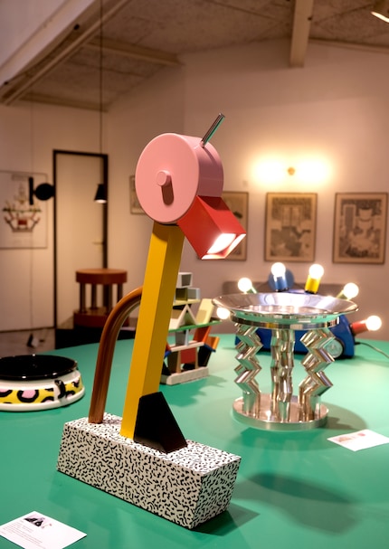 Lampe de table « Tahiti » du designer et architecte italien Ettore Sottsass.