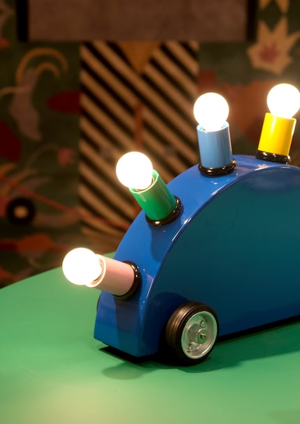 Lampe sur deux roues : « Super » par la designer Martine Bedin.