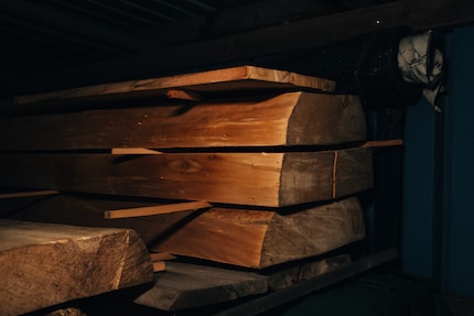 The linden wood is air-dried for years.