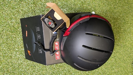 The helmet and its remote control