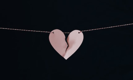 Separated hearts, forever joined: this photo illustrates the contradiction of separated parents.