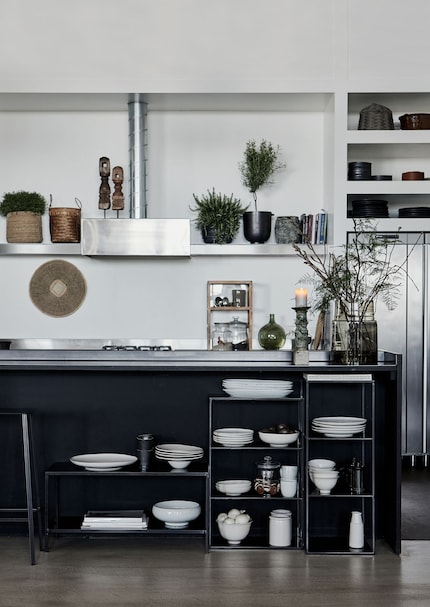 Not one inch is left empty or dull. Contrasting colours liven up the dark area.