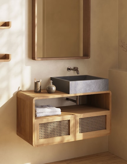 Viennese wicker brings a certain coffee house flair to the room.