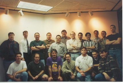 L'équipe Ensemble en 1996 ou 1997. Bruce est au fond, au milieu, source : ZVG