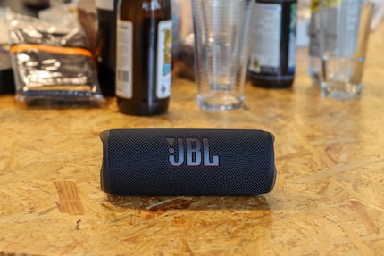 L’enceinte ne craint ni la pluie ni les boissons.