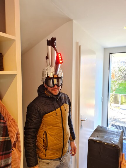 Se déguiser pour pouvoir passer complètement incognito.