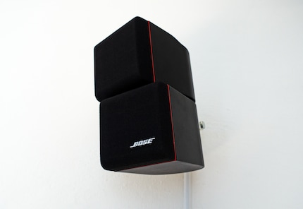 Bose Acoustimass 5 Series II Doppel-Cube-Speaker.
