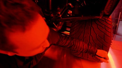 The width of the rear tyre