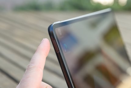 Le lecteur d'empreintes digitales et bouton de mise en marche.