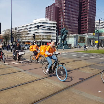 Pendant deux jours, je n'ai vu presque aucun·e cycliste casqué·e à Rotterdam.