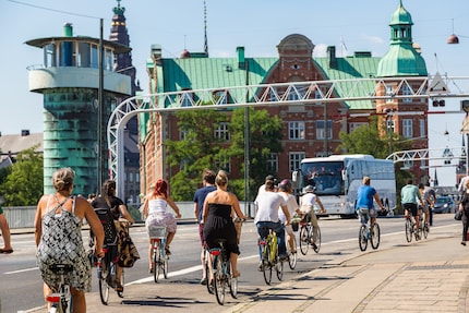 À Copenhague aussi, on voit de nombreux cyclistes sans casque.